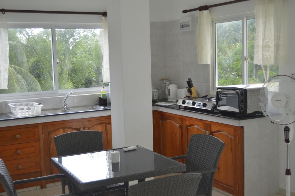 Chez Payet Airport Guesthouse Pointe La Rue Exterior foto